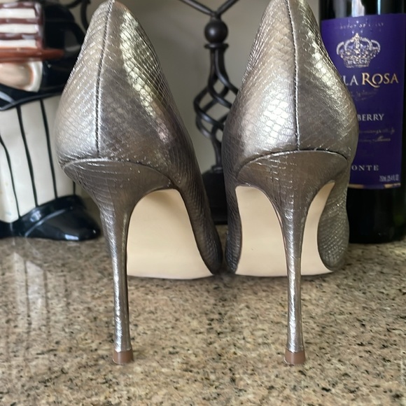 Metallic Snake-print heels 👠!! - Picture 2 of 6